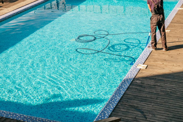 swimming pool cleaning services