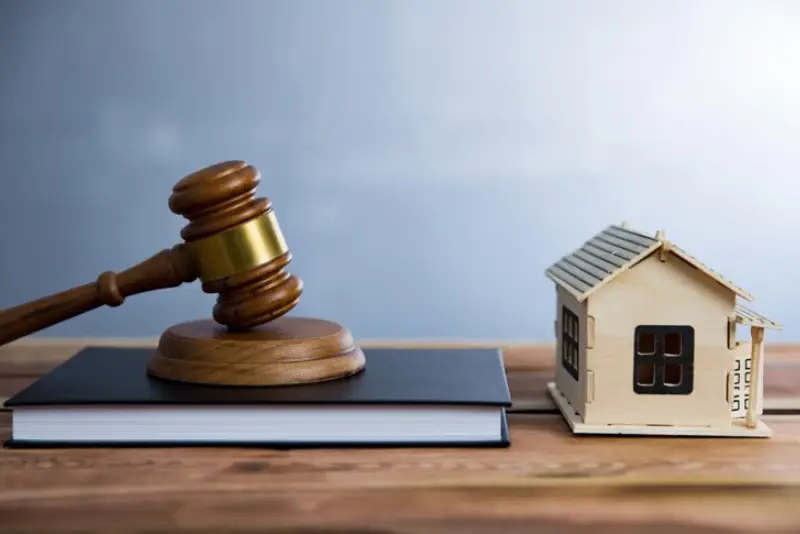 luxury property auctions