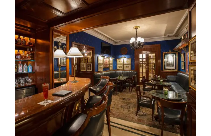 hotel with bar