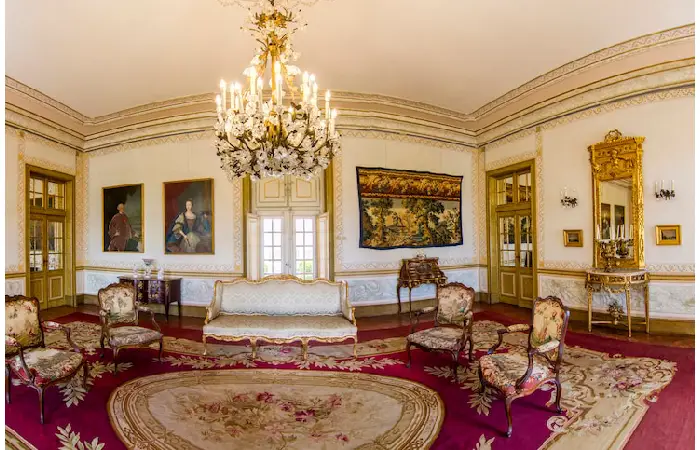 presidential room in nehru place